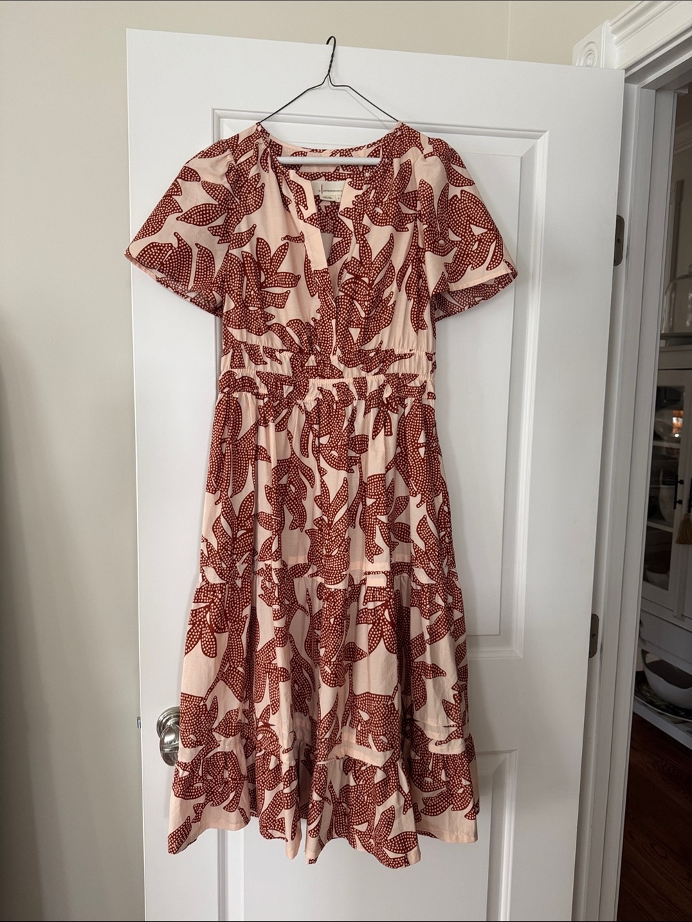 Anthropologie Women’s Short-Sleeve Midi Dress in Cream with Rust Leaf Print